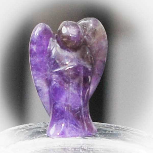 engel aus amethyst